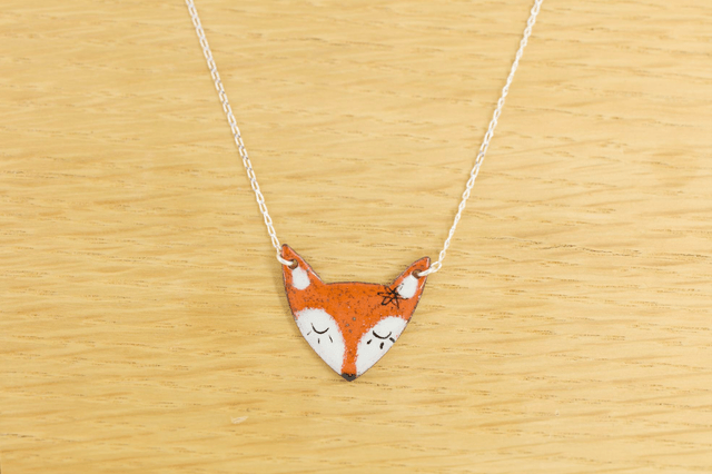 Collier les petits renards