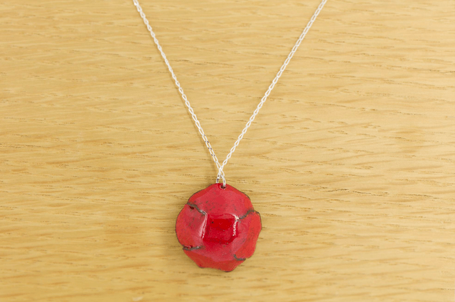 Les coquelicots – Le collier